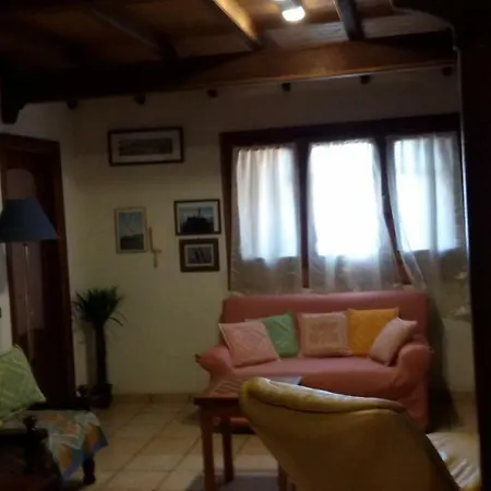 Dom wakacyjny Casa Dessi SantʼAntìoco